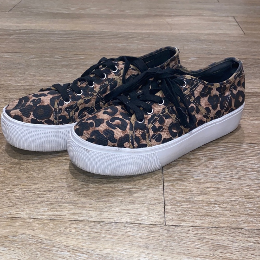 Emmi Leopard Steve Madden platform sneaker